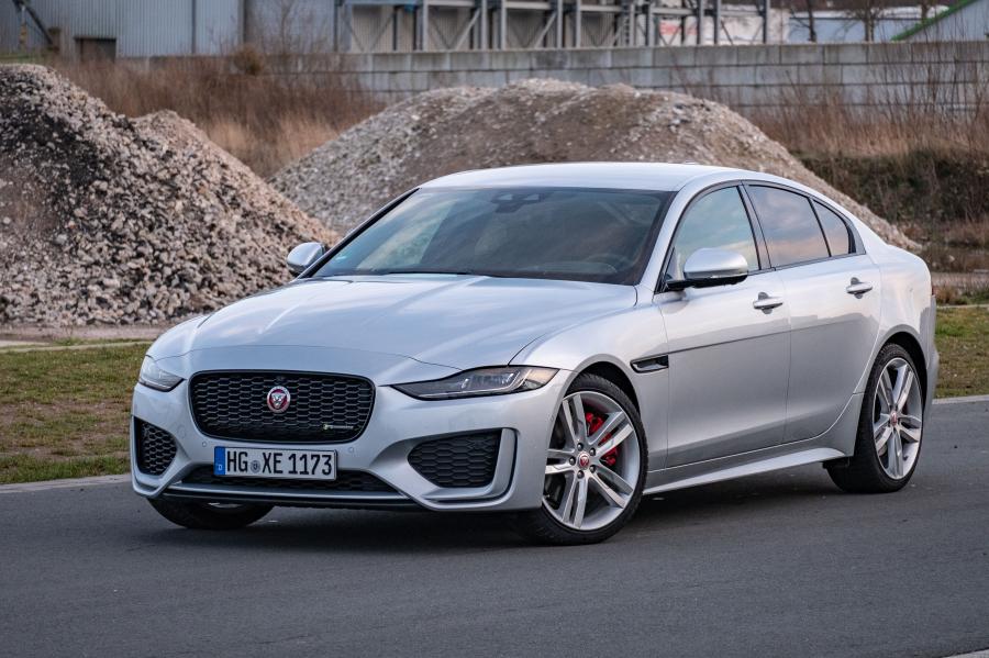  Jaguar XE P250 SE R-Dynamic 2019 года  (WW) (фото 17 из 17)